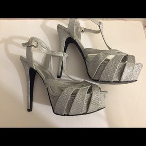 Shimmer heels (New)
