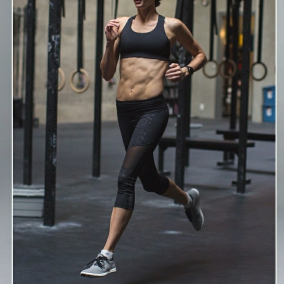 RARE Lululemon Mesh With Me Crop Animal Swirl 6 - Picture 3 of 10