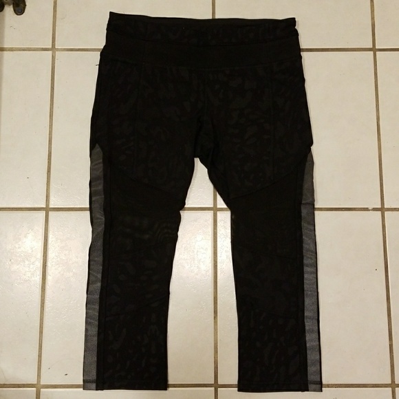 RARE Lululemon Mesh With Me Crop Animal Swirl 6 - Picture 6 of 10