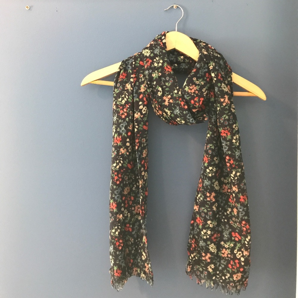 Floral scarf!