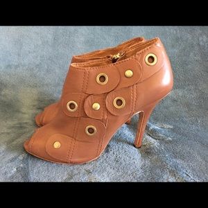 ❗️last price drop❗️L.A.M.B.  booties