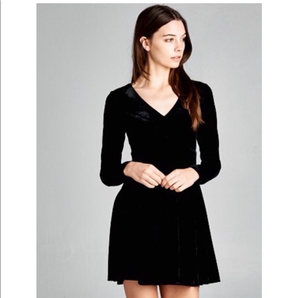 🎈SALE 🎈Velvet Long Sleeve Fit & Flare Dress - Picture 2 of 8