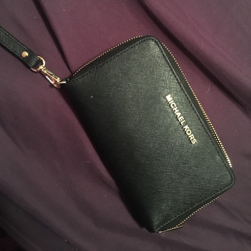 Michael Kors Smartphone wallet/wristlet