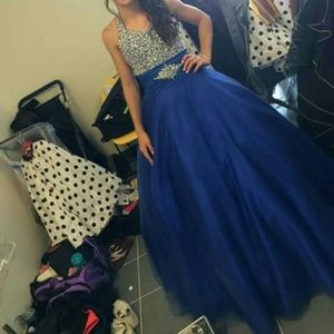 Pageant👑Royal blue girl's Mac Duggal ballgown.