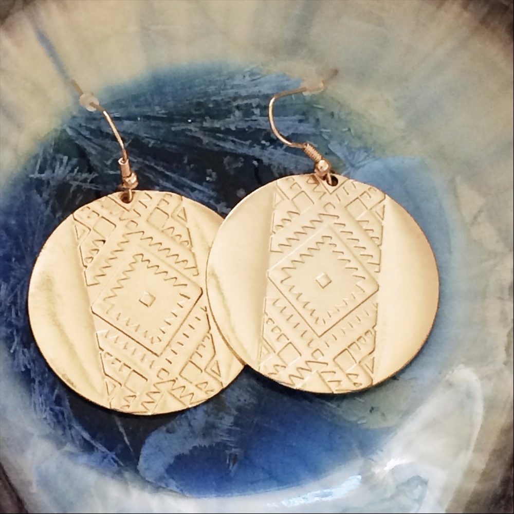 Southwest Gold Boho Medallion Earrings $10 NWT - Picture 1 of 4