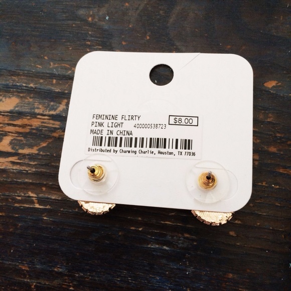 Floral Button Earrings Pink $8 NWT - Picture 3 of 4