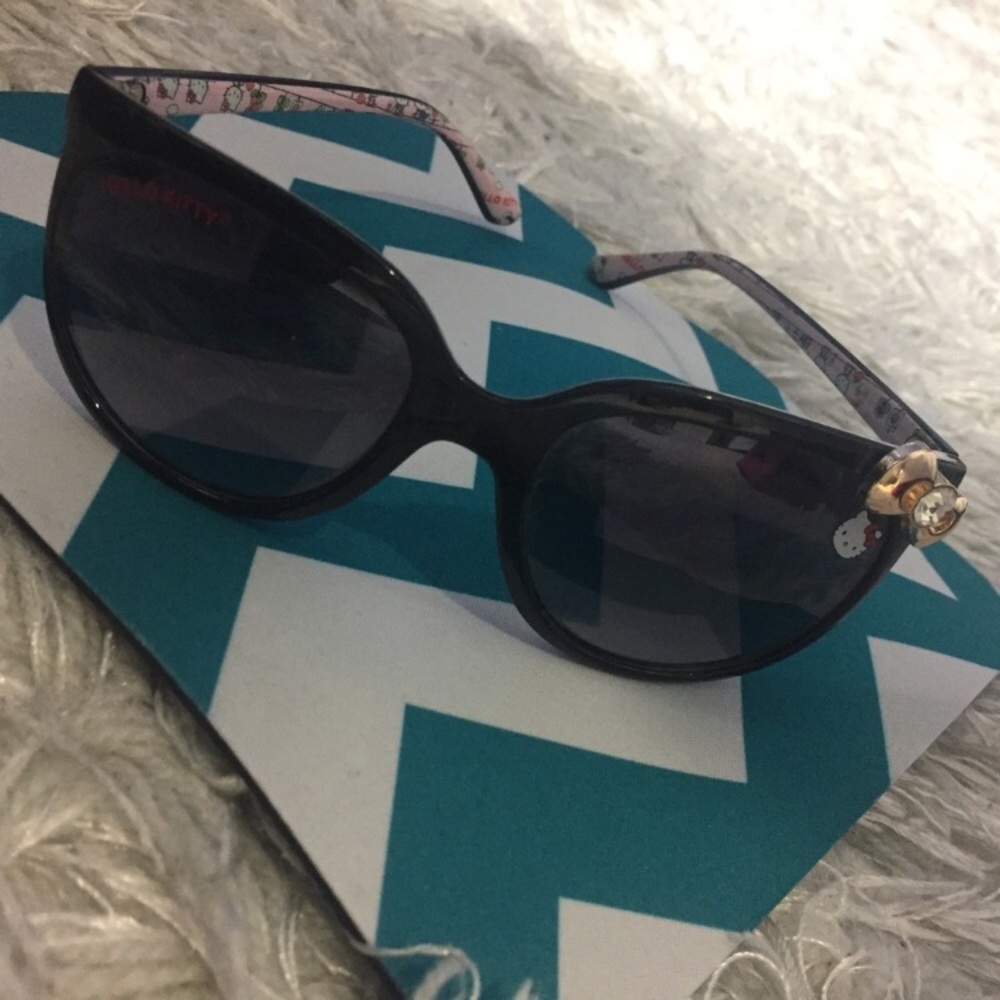 Hello Kitty Hipster Sunglasses