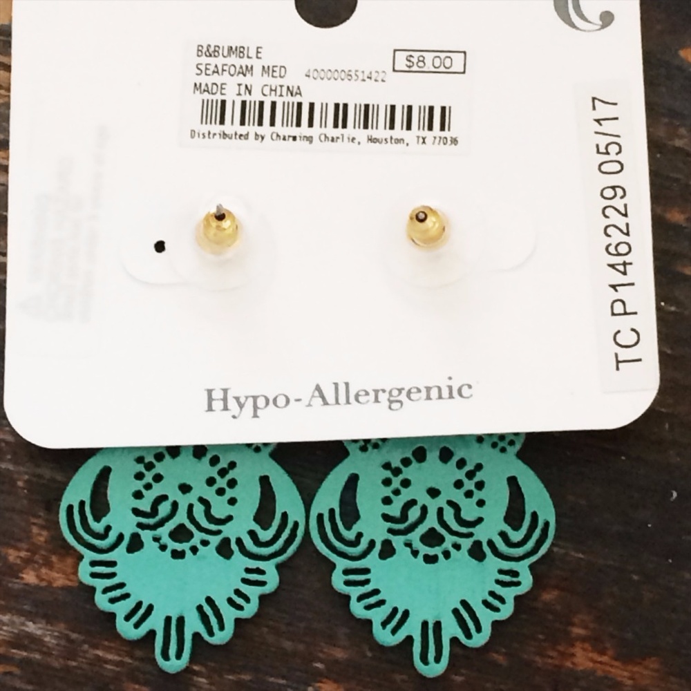 Girls Belle & Bumble Metal Drop Earrings Green NWT - Picture 3 of 4