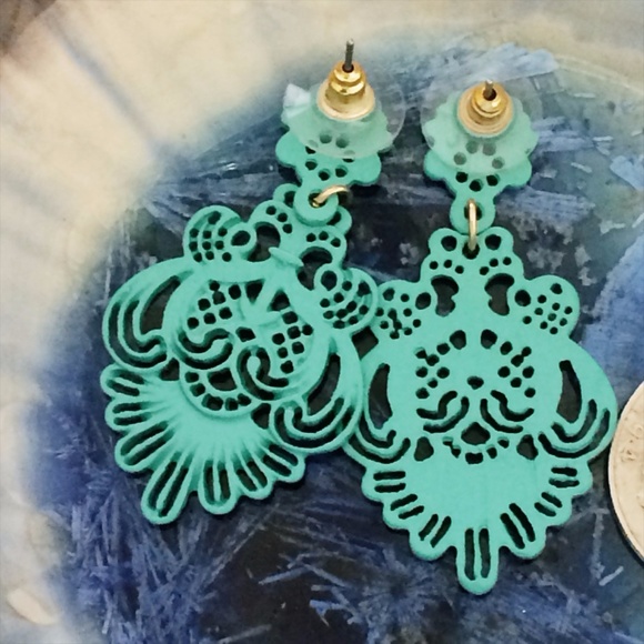 Girls Belle & Bumble Metal Drop Earrings Green NWT - Picture 2 of 4