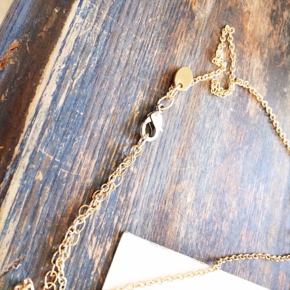 Host Pick Goldtone Feather Necklace NWT $18 - Picture 6 of 6