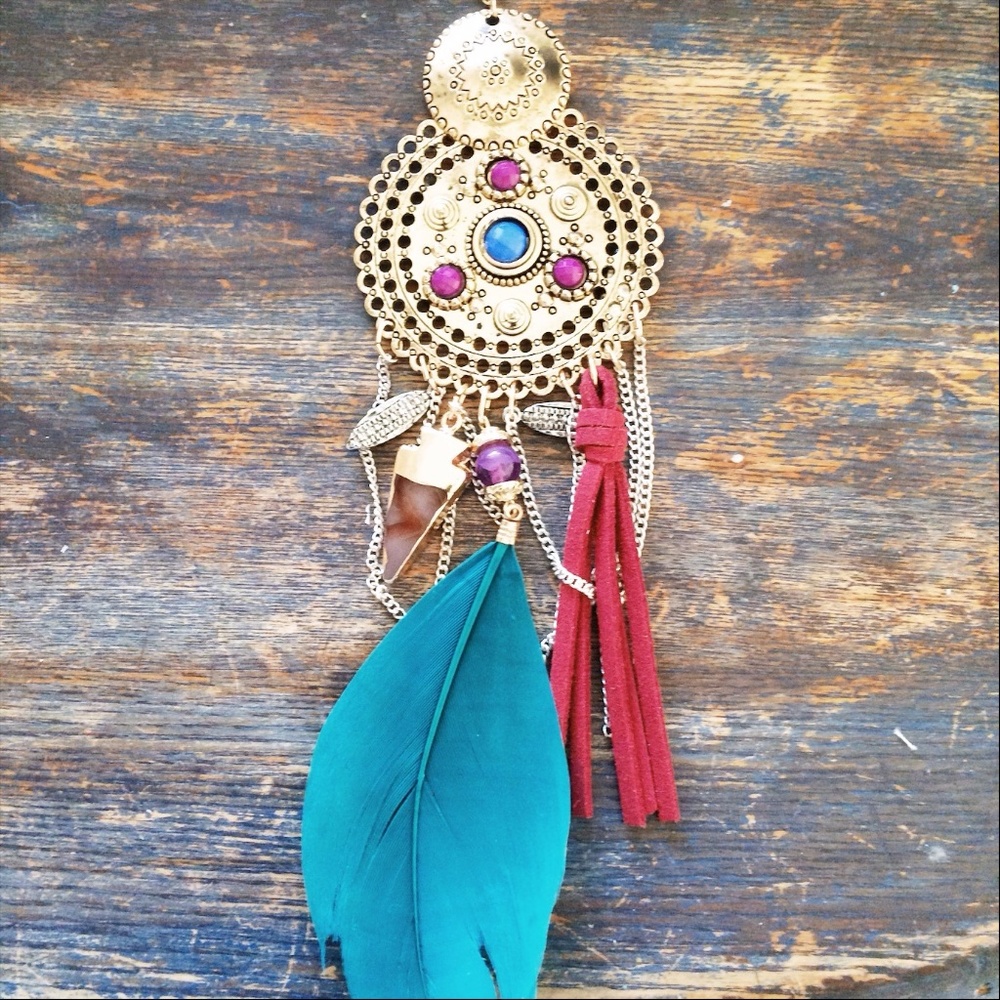 Host Pick Goldtone Feather Necklace NWT $18 - Picture 1 of 6