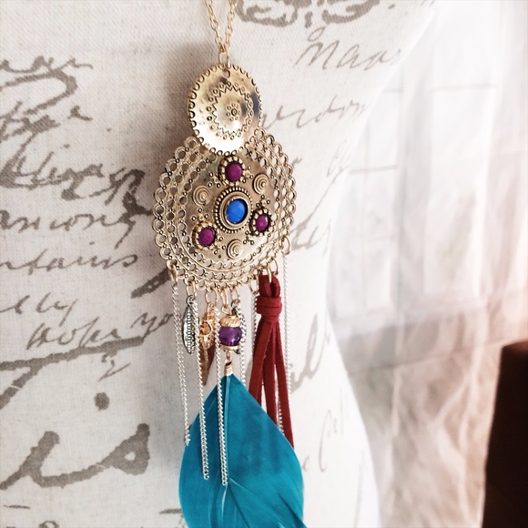 Host Pick Goldtone Feather Necklace NWT $18 - Picture 3 of 6