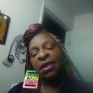 Meet your Posher, Delores