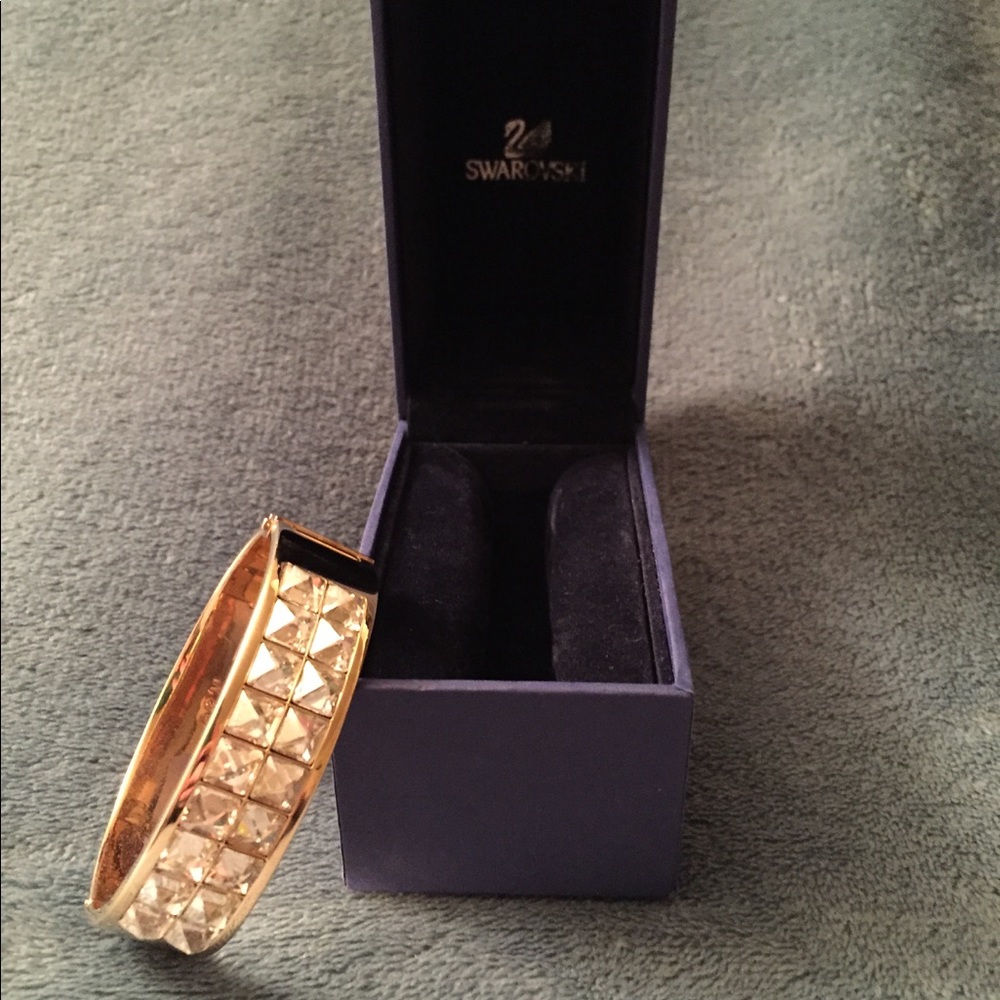 ❗️final price drop❗️Swarovski crystal bracelet