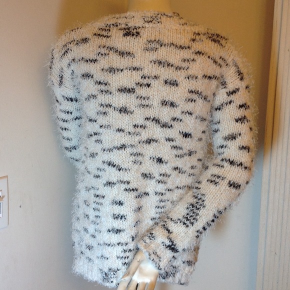 WHITE AND BLACK SWEATER - Picture 3 of 3