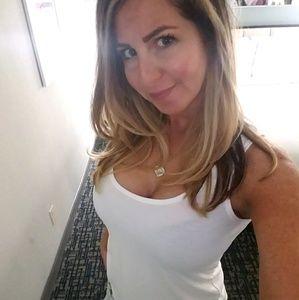 Meet your Posher, Shellie