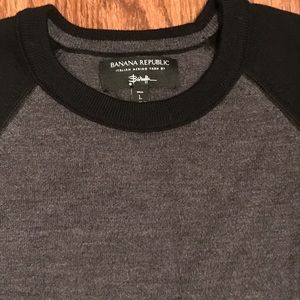 Banana republic merino wool black and gray sweater Banana republic merino wool black and gray sweater