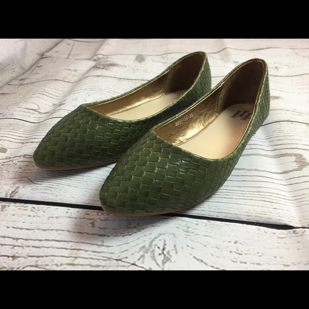 Weaved Pointed toe Flat Heel Casual Wear