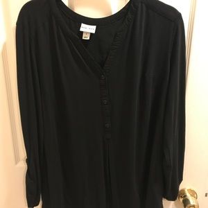 5/$25Black cotton half button shirt