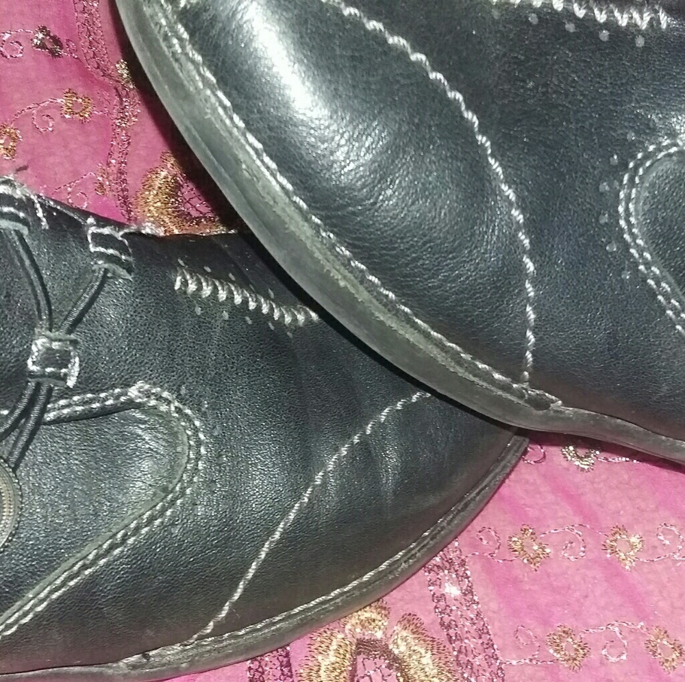 Structured Clarks Slip-on Shoes - Picture 6 of 8