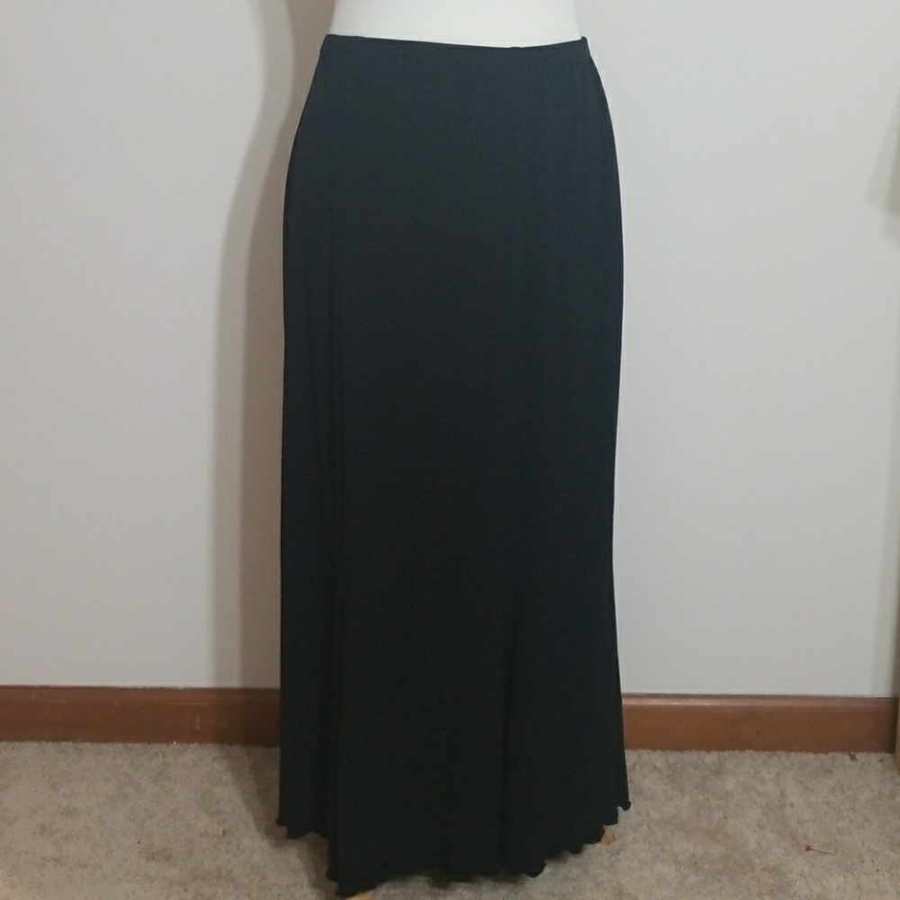 Skirtology Long Black Skirt Size Medium
