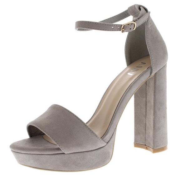 Grey block heels - Picture 1 of 2