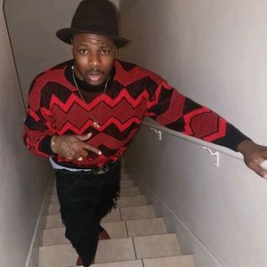 Meet your Posher, Theo