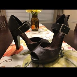 Dark brown Gianni Bini heels