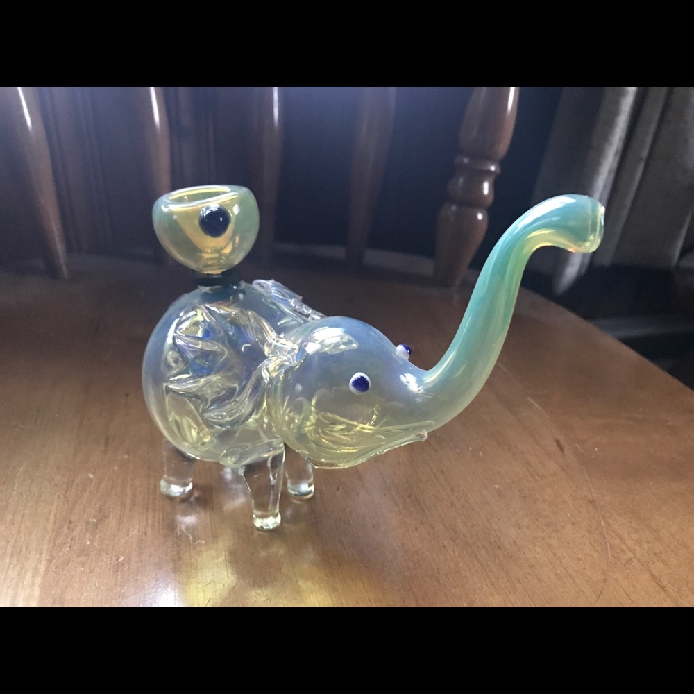 Elephant bubbler