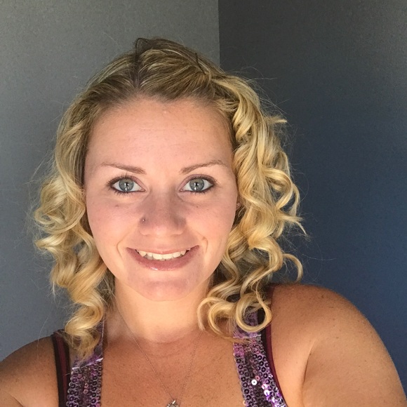 Meet your Posher, Amanda - Picture 1 of 1