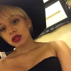 Meet your Posher, Junnie