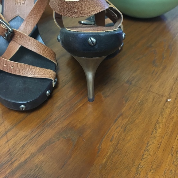 Beautiful Genuine Leather Heels - Picture 2 of 3