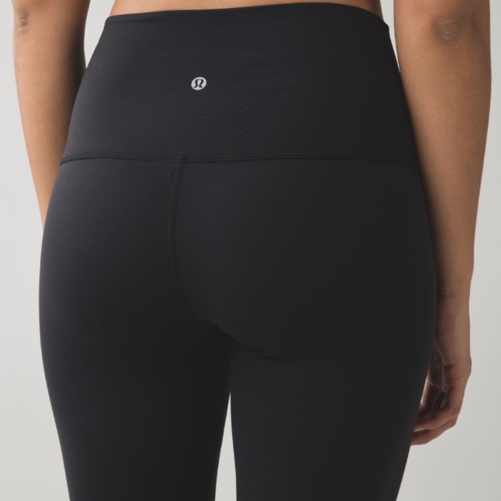 Black Lululemon high rise Wunder unders sz 4