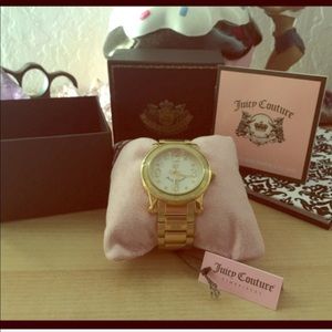 ✨Juicy Couture Gold tone ⌚️😍