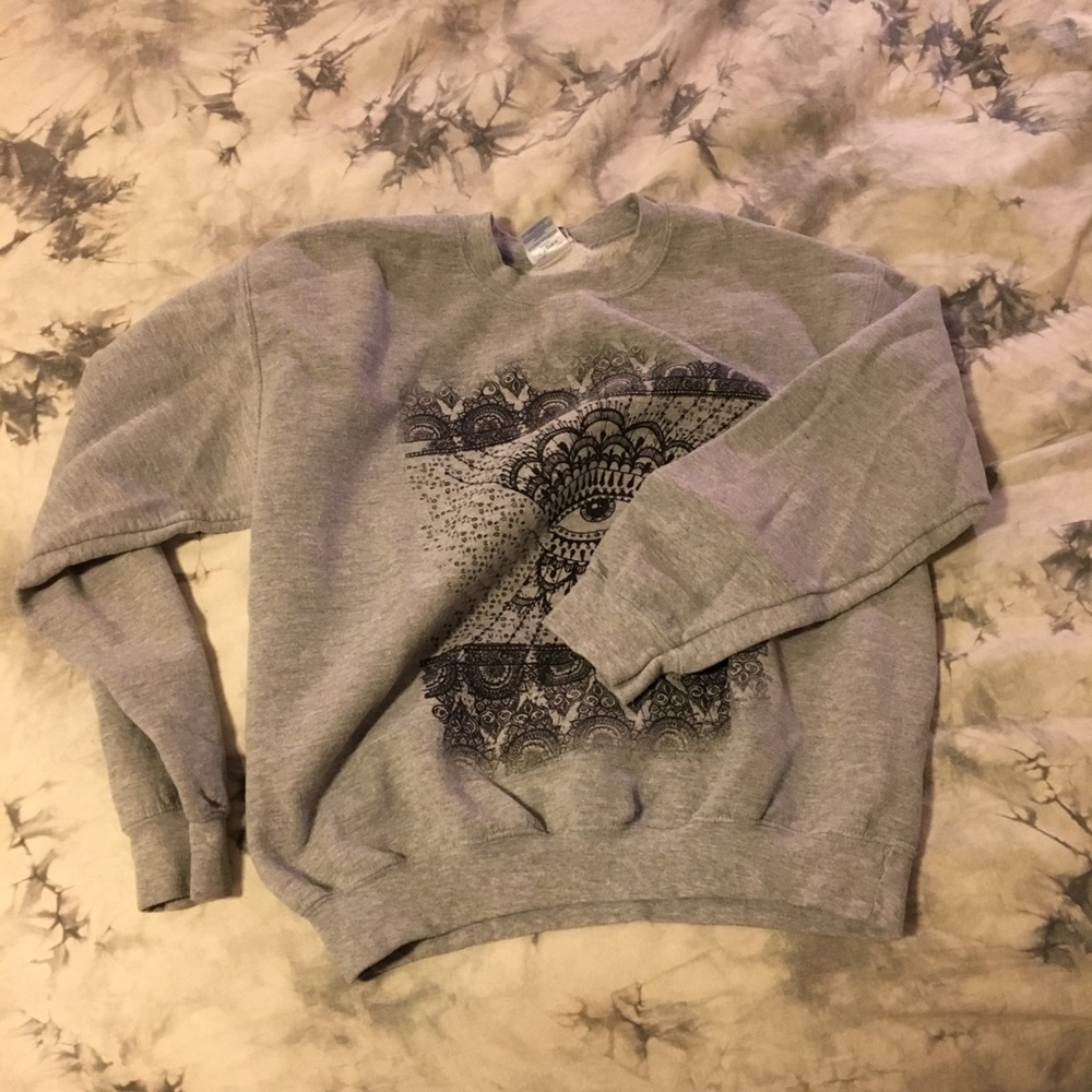 URBAN OUTFITTERS SWEATSHIRT
