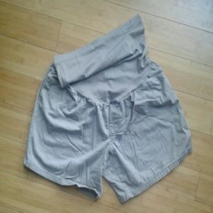 Mom to Mom Sale! Maternity Shorts