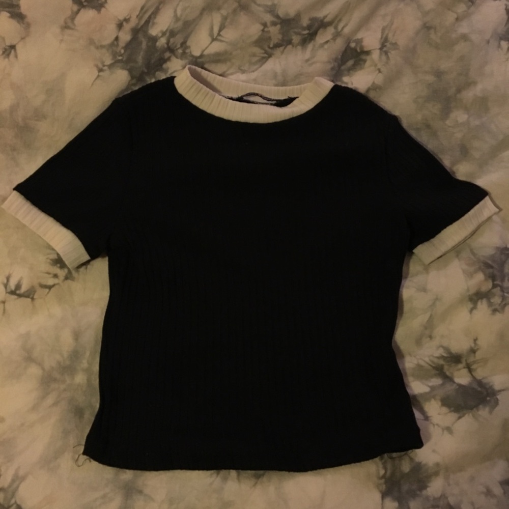 BRANDY MELVILLE CROP TOP