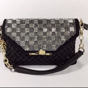 Black clutch