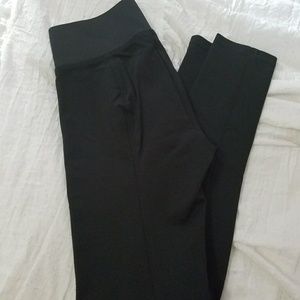 Ann Taylor black ponte leggings