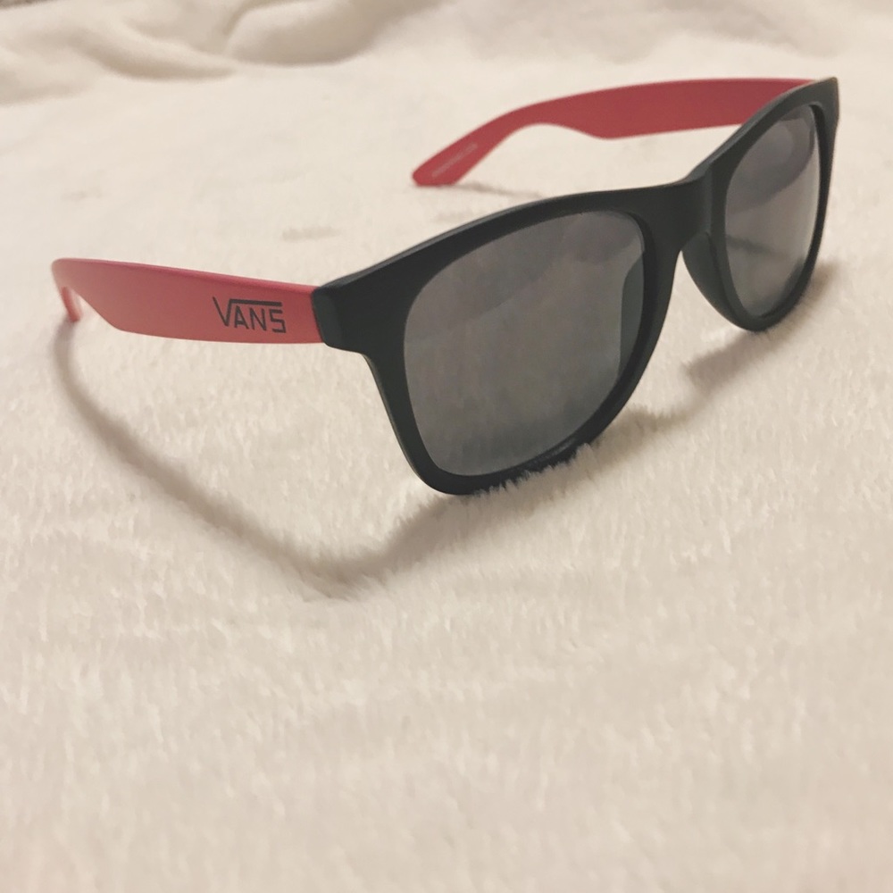 Sunglass Bundle! 😎 - Picture 3 of 4