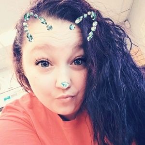 Meet your Posher, Alyssa