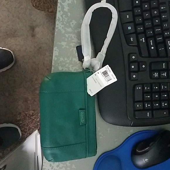 Coach leather wristlet - Picture 3 of 3