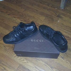 Gucci low tops almost brand new