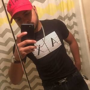 Meet your Posher, Aron