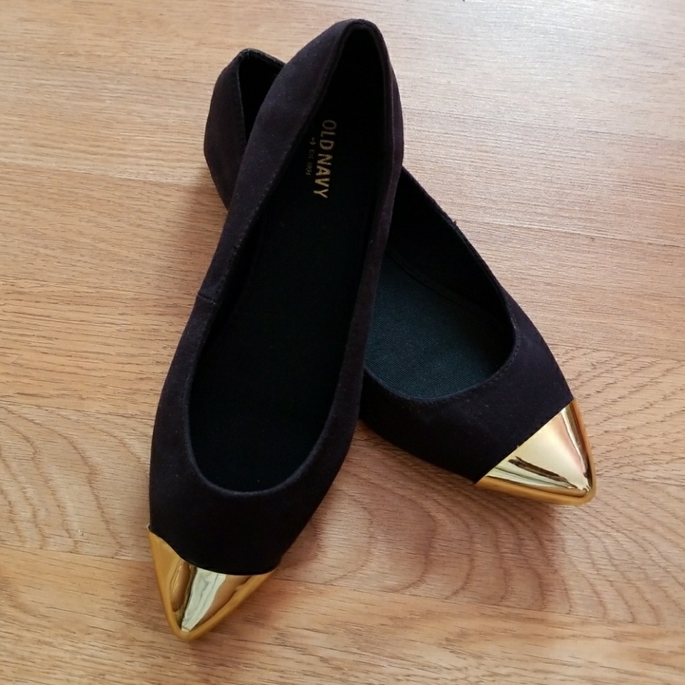 *BRAND NEW* Gold Toe Flats