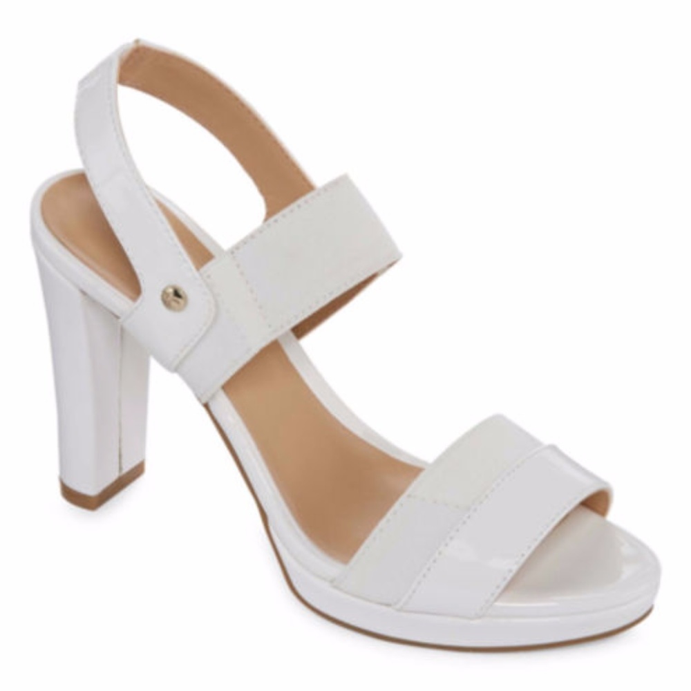 WOMEN'S WHITE PUMPS BRAND NEW