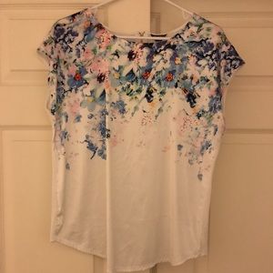 White/floral T-shirt
