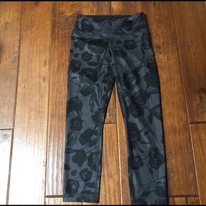 Lululemon Wunder Under Crops