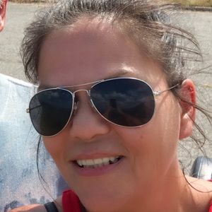 Meet your Posher, Leah