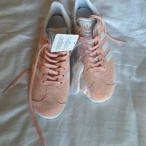 New Adidas Blush / Pink Gazelle Shoe